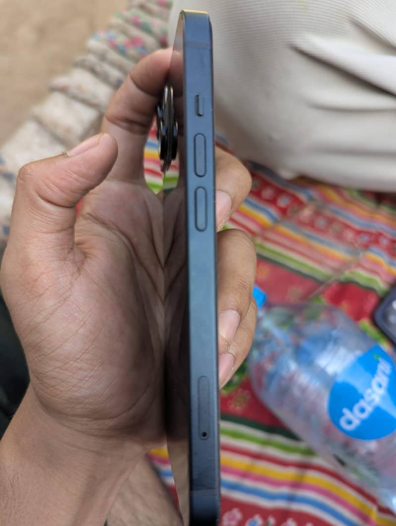 Apple iPhone 13 5