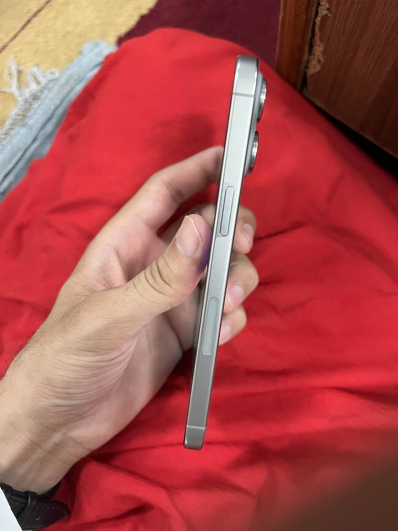Apple iPhone 15 Pro Max 6