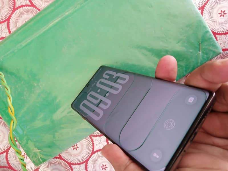 Tecno CAMON 40 Pro 1