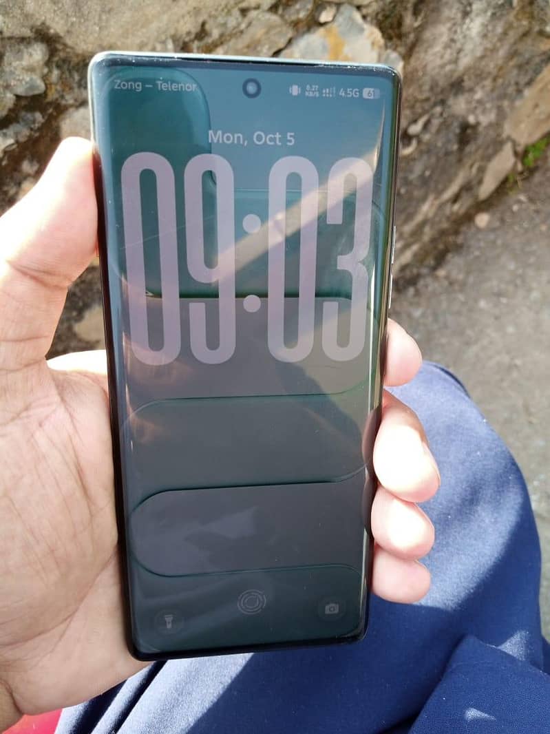 Tecno CAMON 40 Pro 9