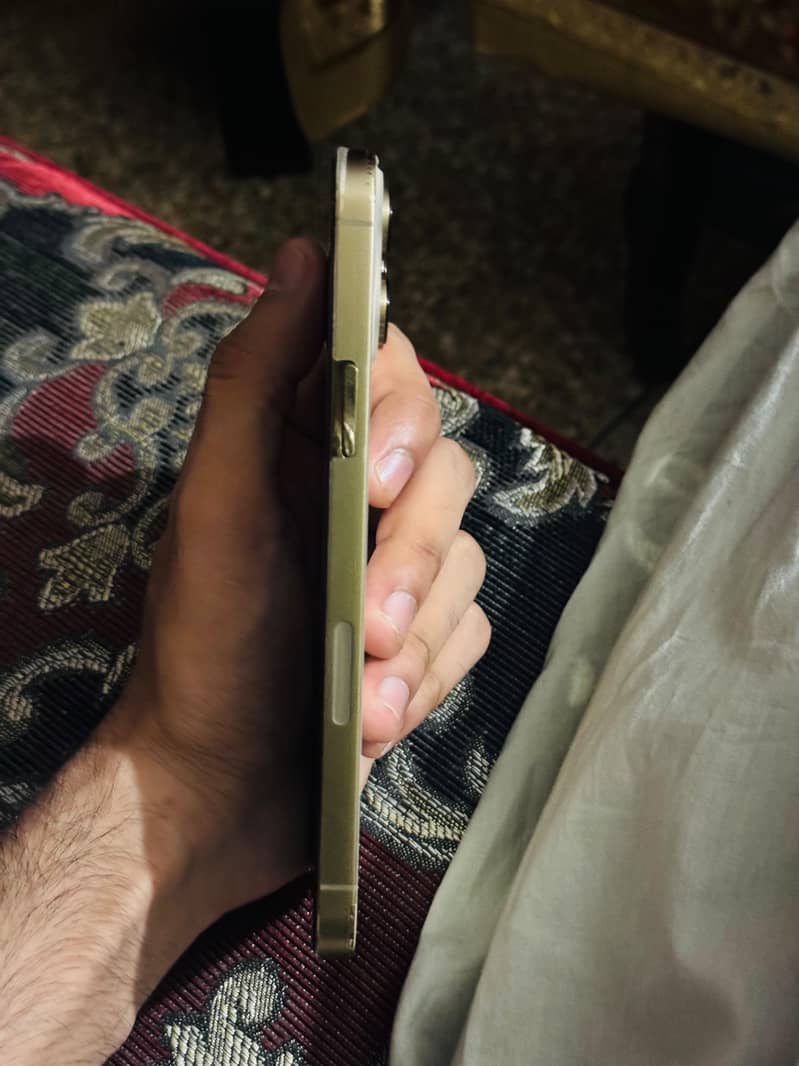 Apple iPhone 13 Pro Max 4