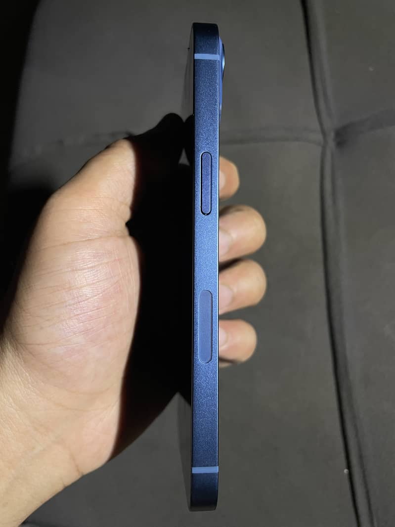 Apple iPhone 13 3