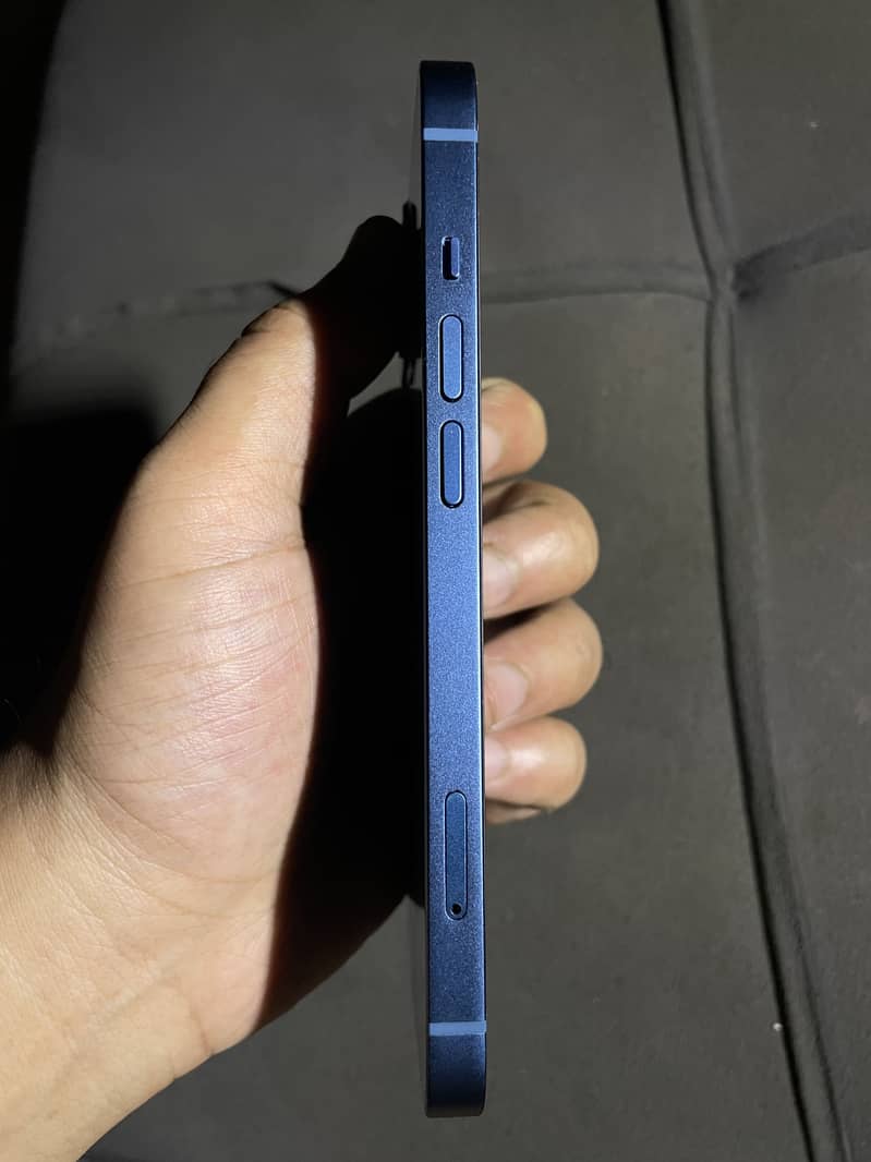 Apple iPhone 13 4