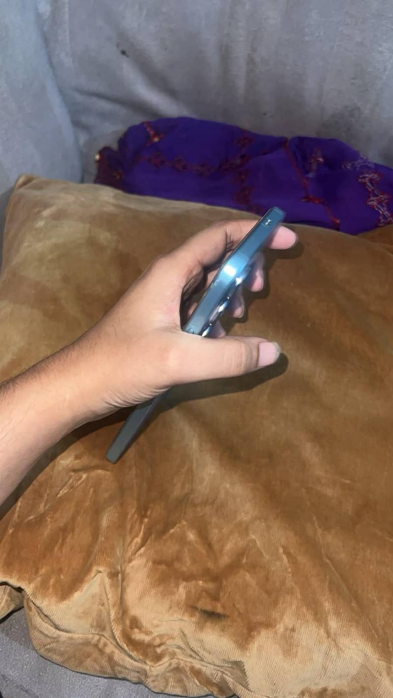 Apple iPhone 14 Pro 1
