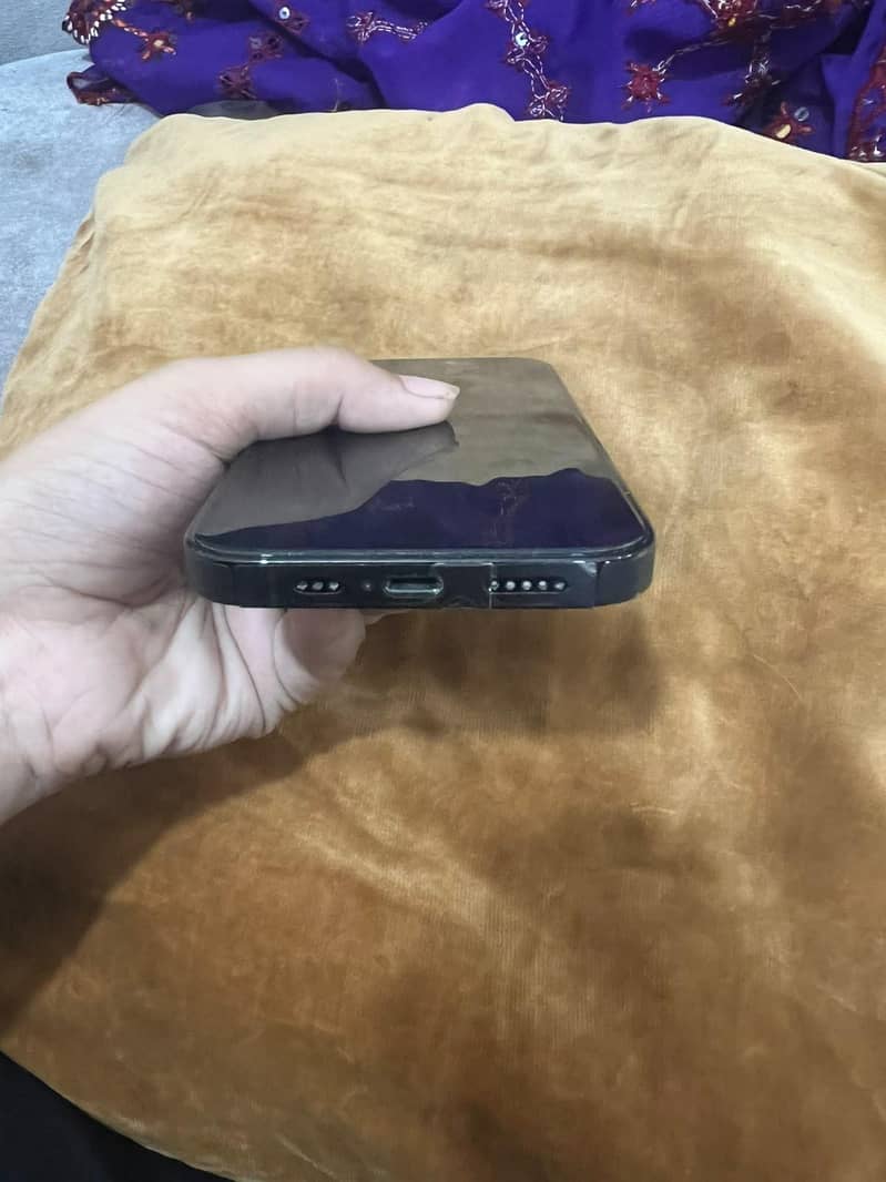 Apple iPhone 14 Pro 4