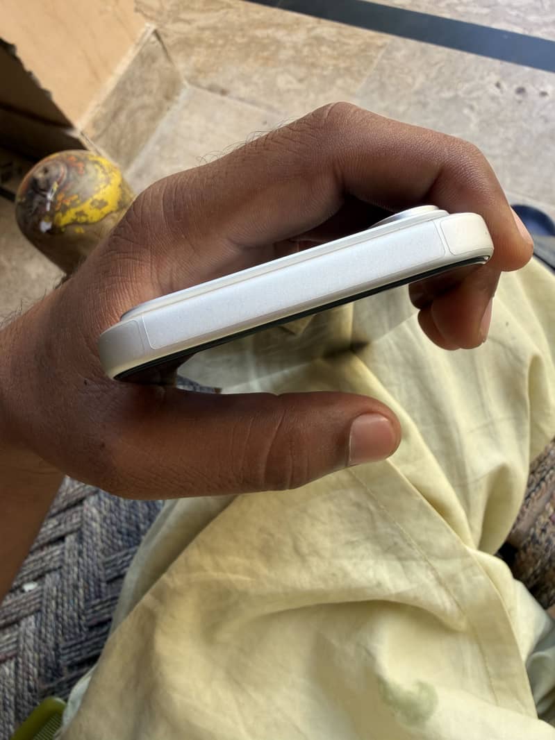 Apple iPhone 17 Pro Max 3