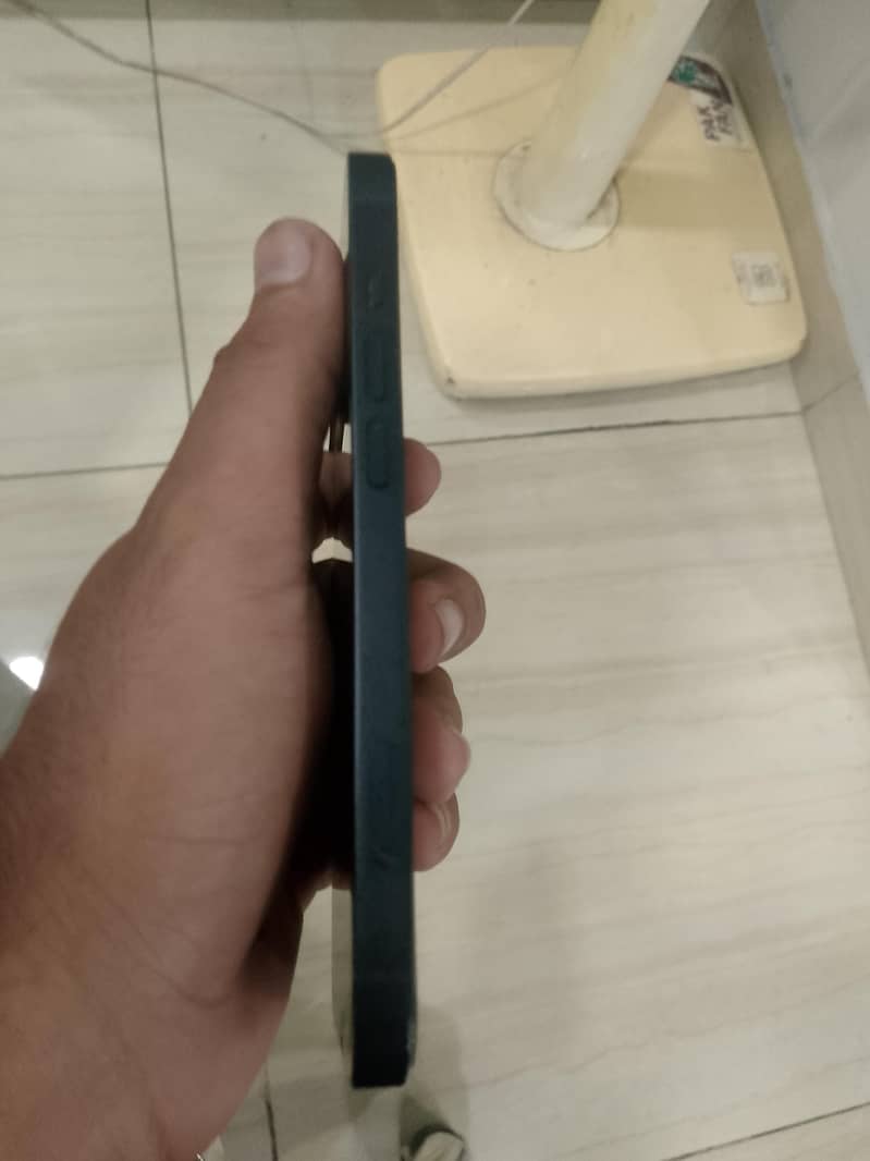 Apple iPhone 13 3