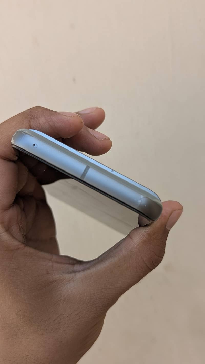 Google Pixel 8 2