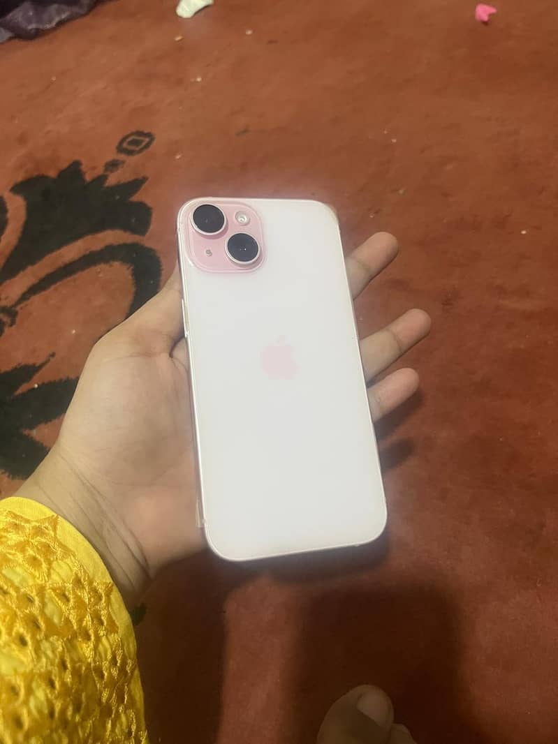 Apple iPhone 15 4