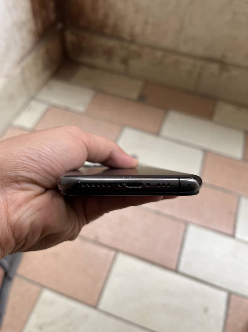 Apple iPhone 11 12
