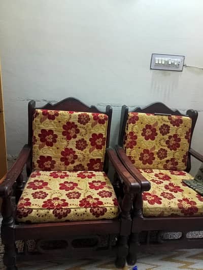 5 seater good wood quality sofa set