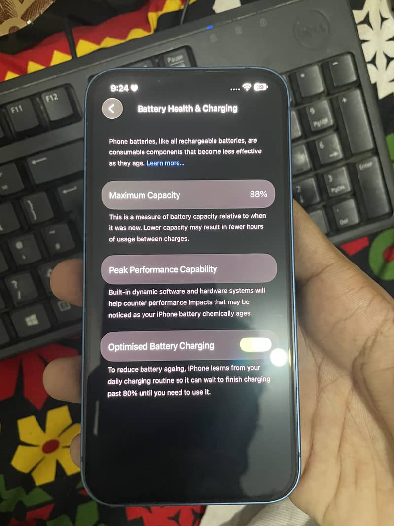 Apple iPhone 13 4