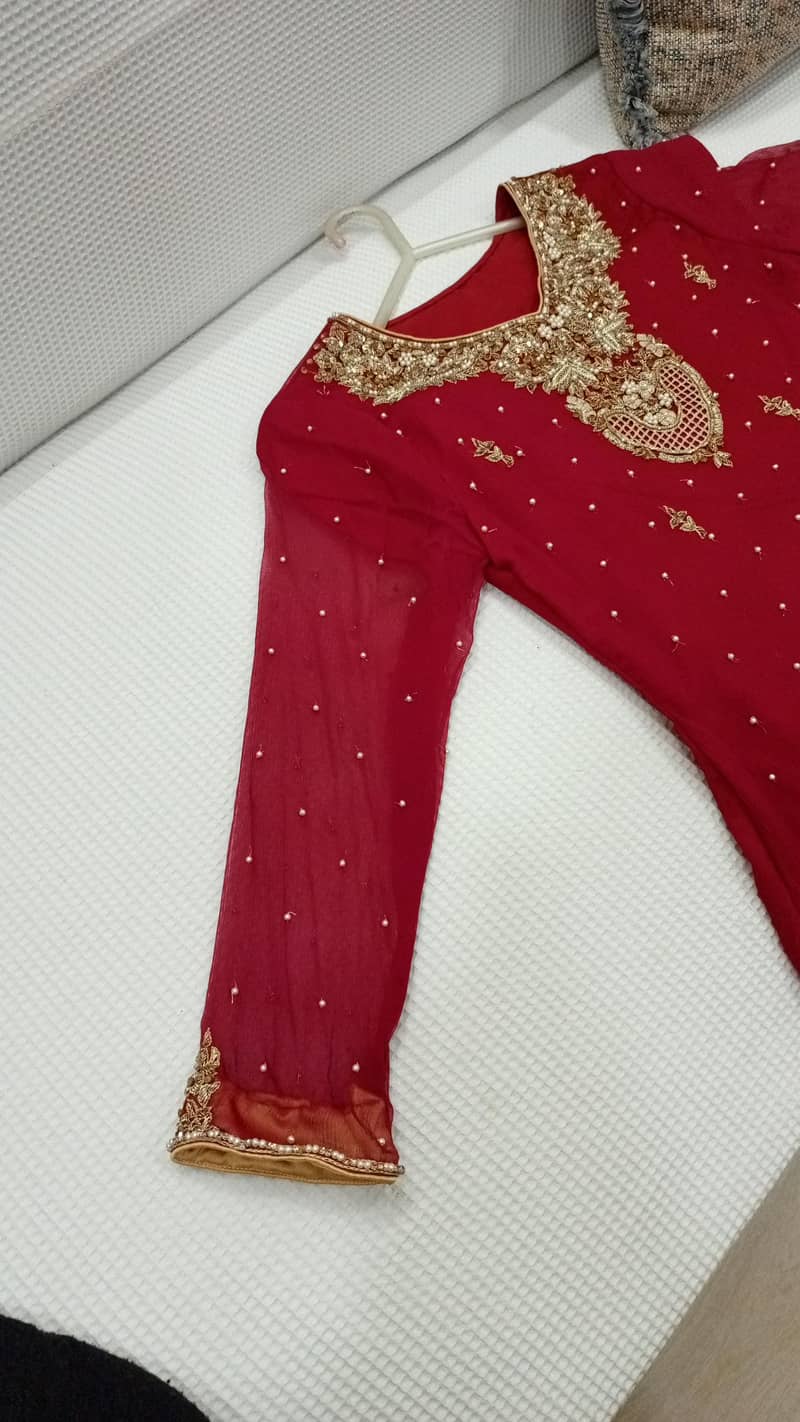 barat suit 2
