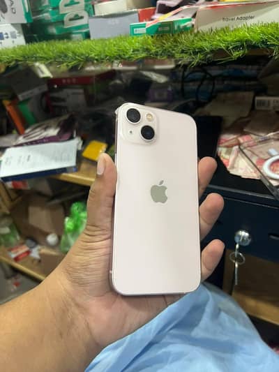 Apple iPhone 13