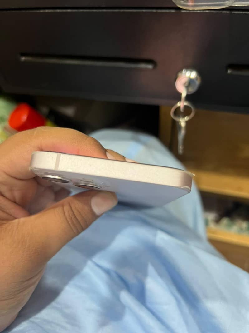 Apple iPhone 13 2