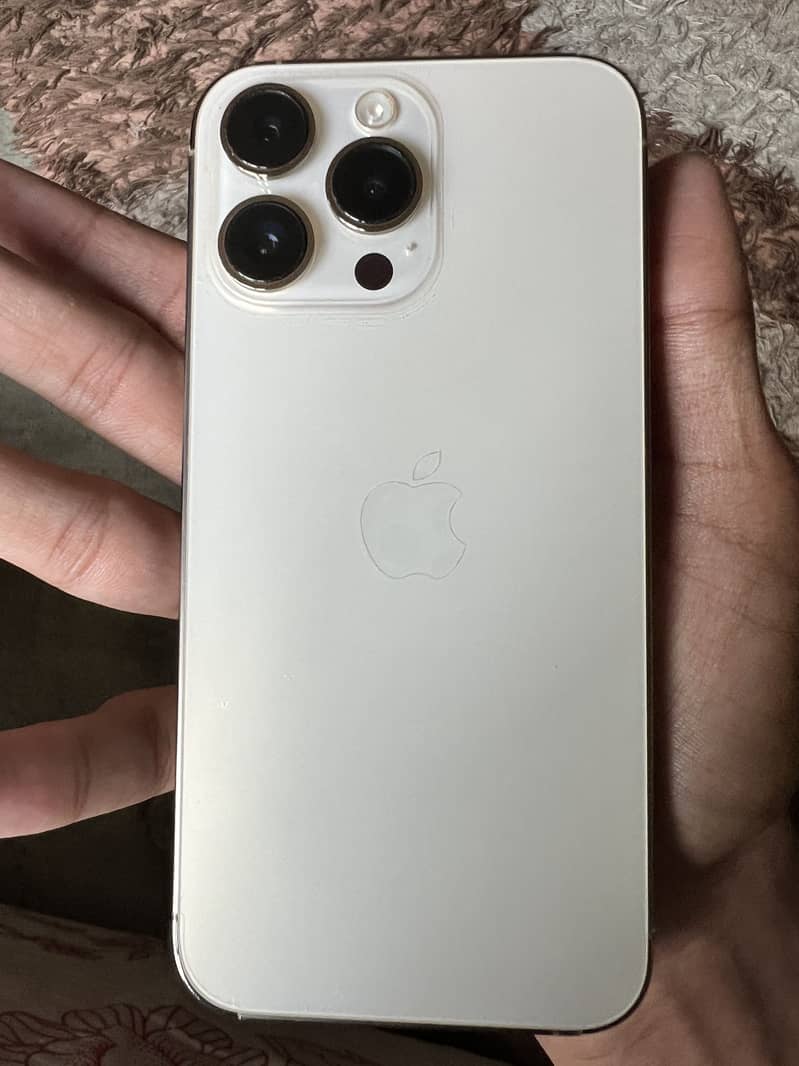 Apple iPhone 14 Pro Max 4