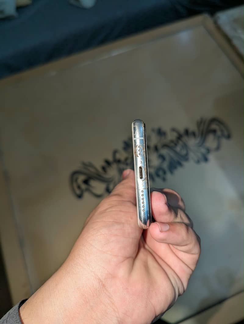 Apple iPhone XS 7