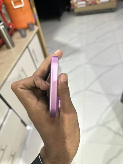 Apple iPhone 16