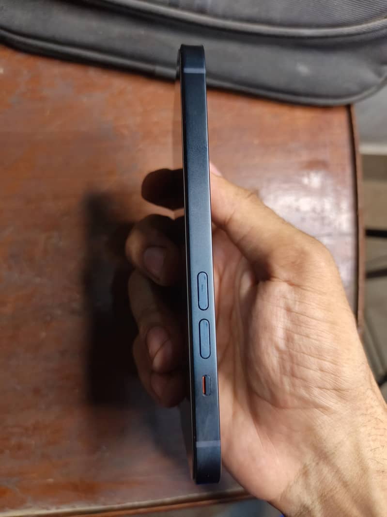 Apple iPhone 14 4
