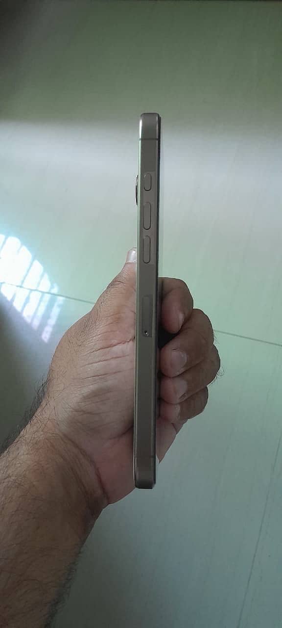 Apple iPhone 16 Pro Max 5