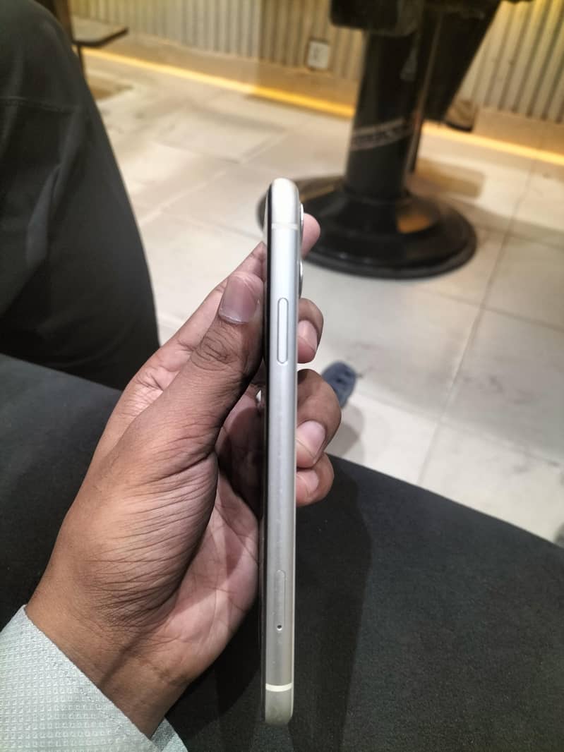 Apple iPhone 11 2