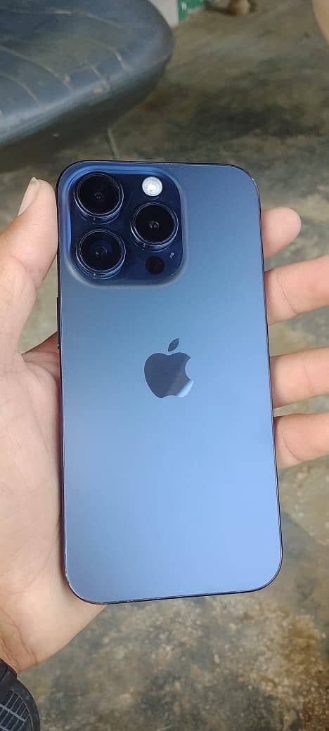 Apple iPhone 15 Pro 0