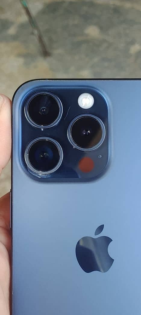 Apple iPhone 15 Pro 1
