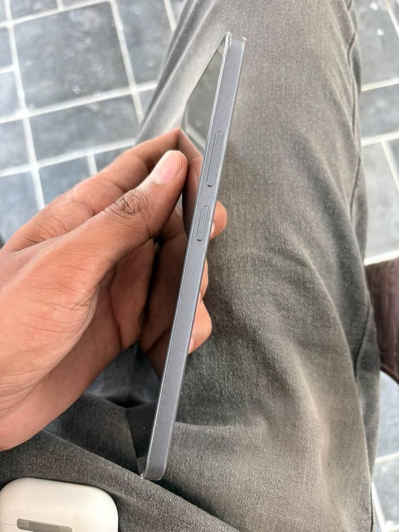 Realme 13 Plus 3