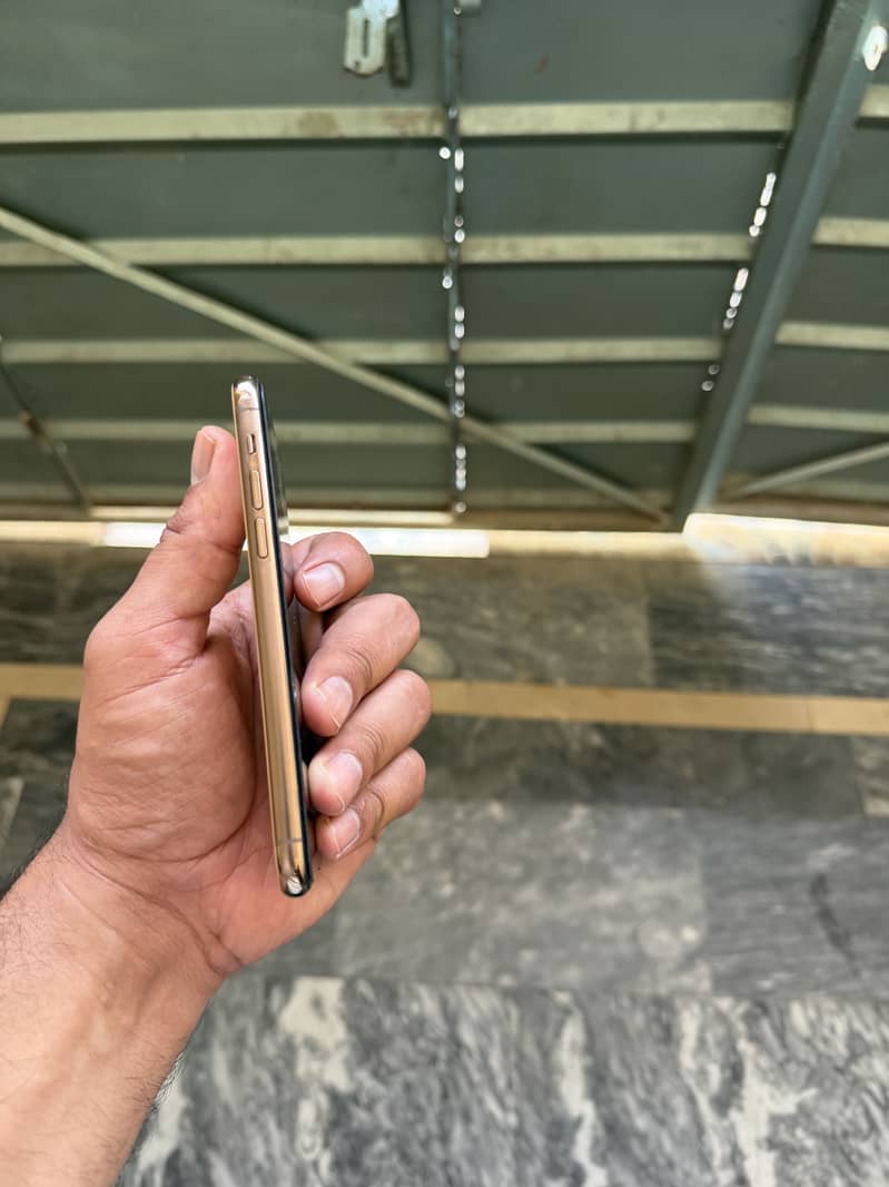Apple iPhone 11 Pro 3