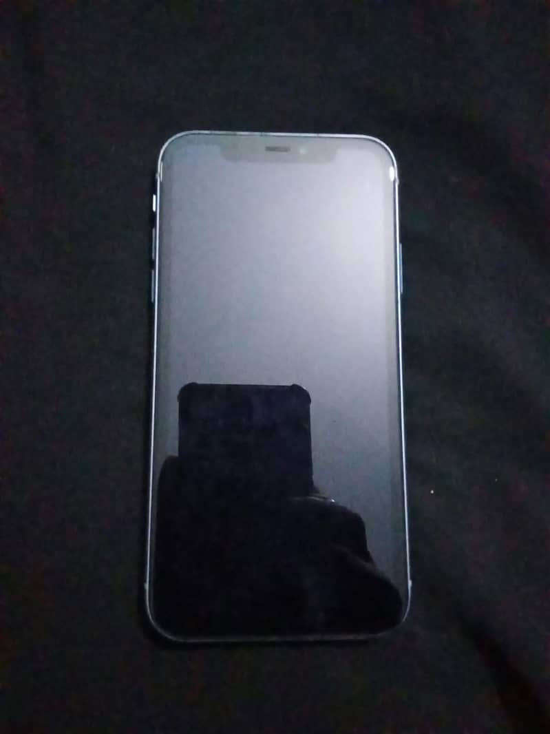 Apple iPhone XR 0