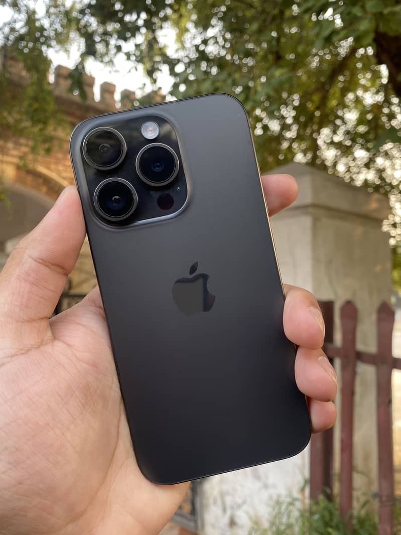 Apple iPhone 15 Pro 0