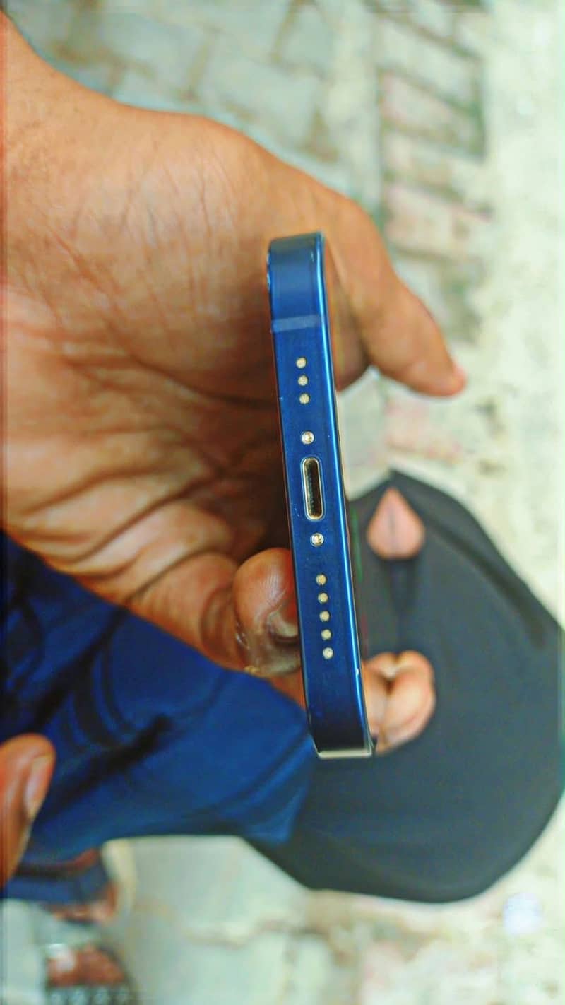 Apple iPhone 12 2