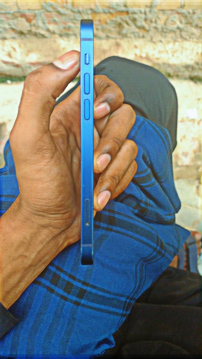 Apple iPhone 12 3