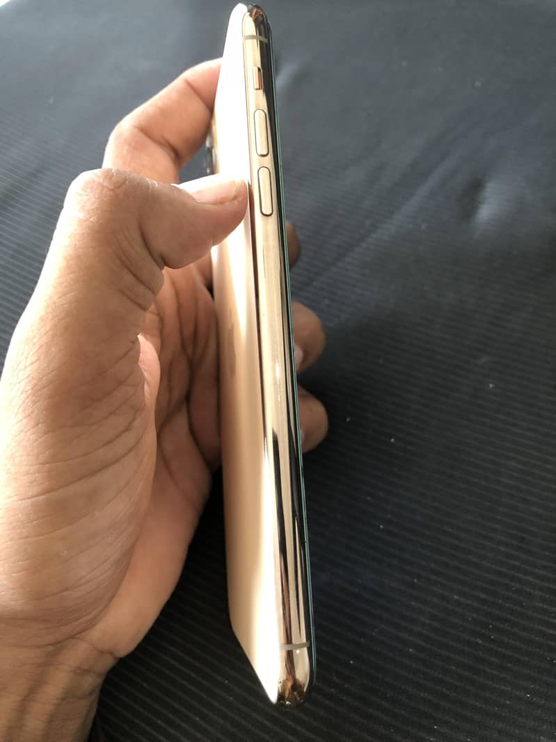 Apple iPhone 11 Pro Max 3