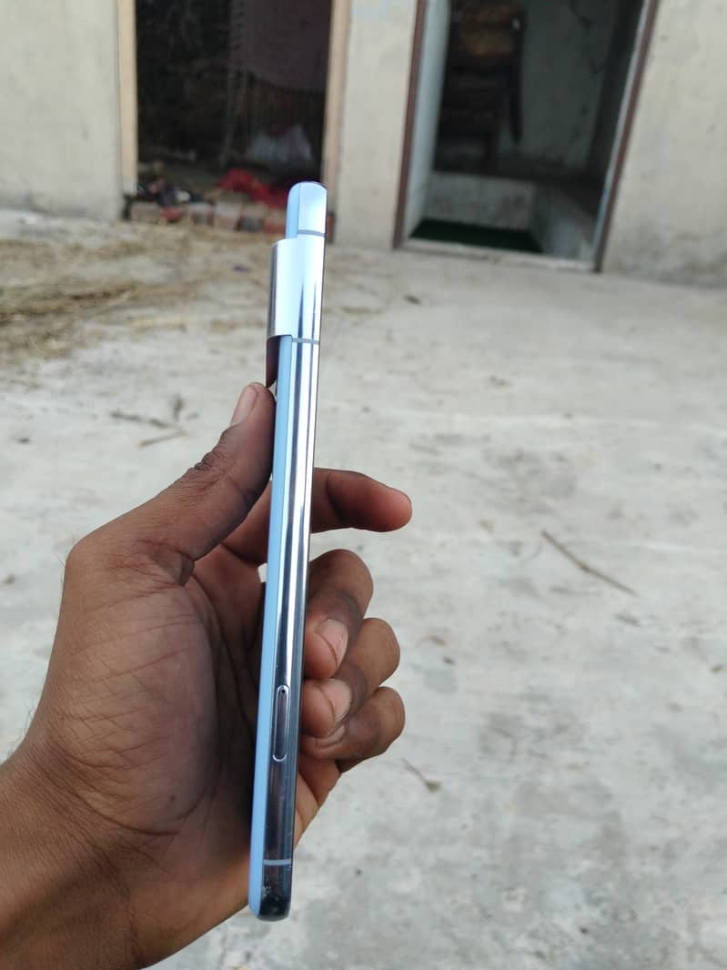 Google Pixel 8 Pro 2
