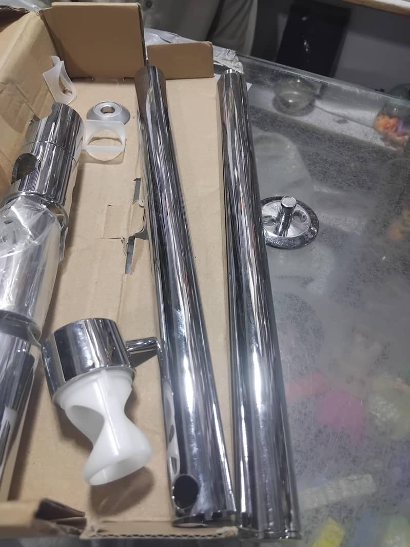 Adjustable shower stand 8