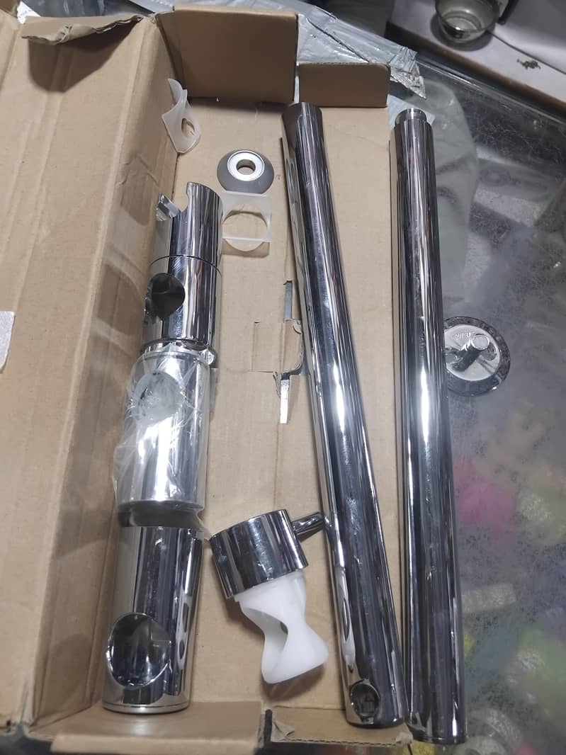 Adjustable shower stand 10