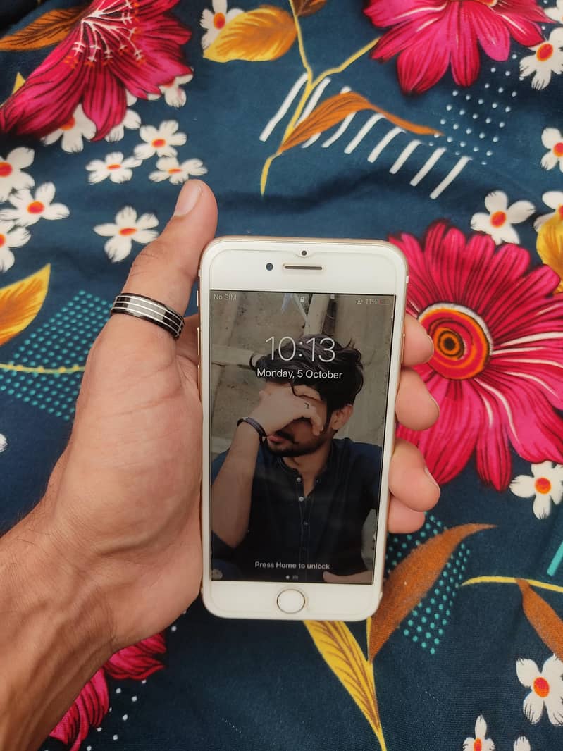 Apple iPhone 7 2