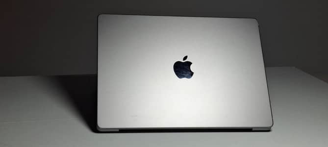 Apple macbook pro 2021 M1 Pro 16Gb/512GB Silver