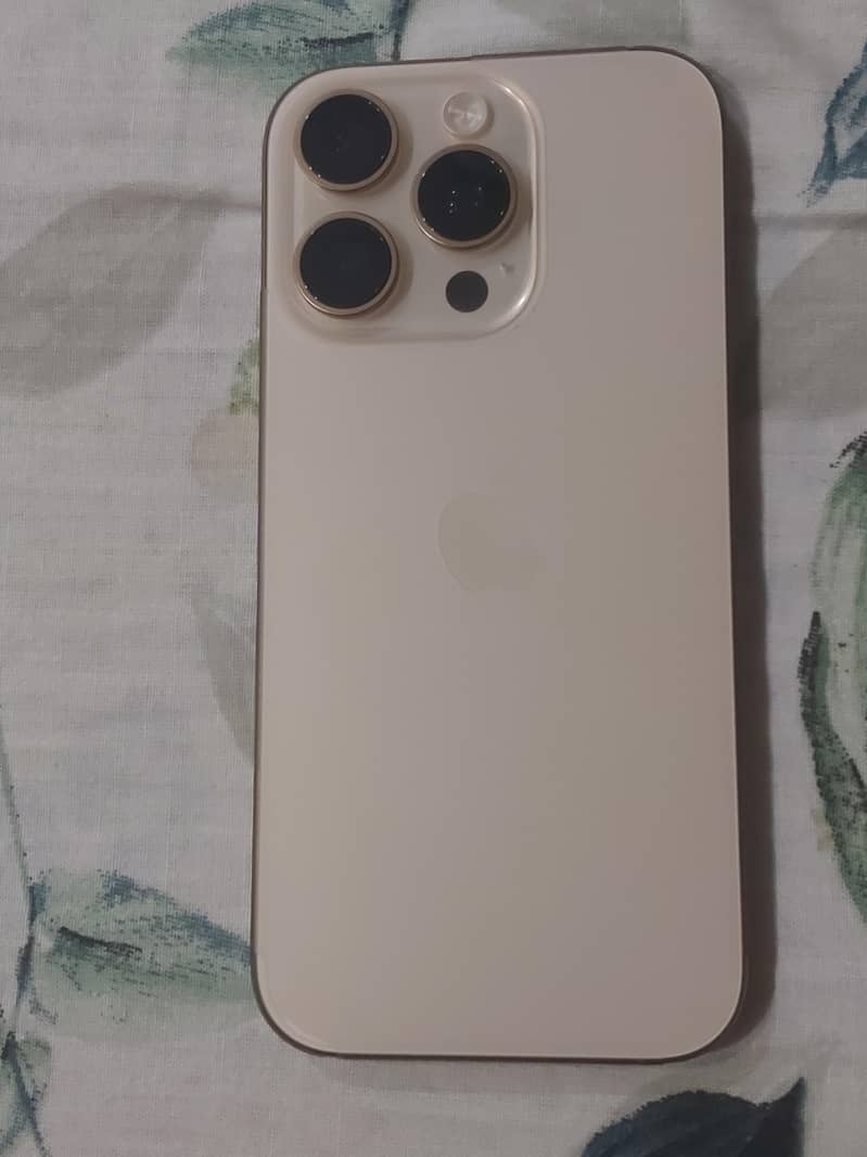 Apple iPhone 16 Pro JV 0