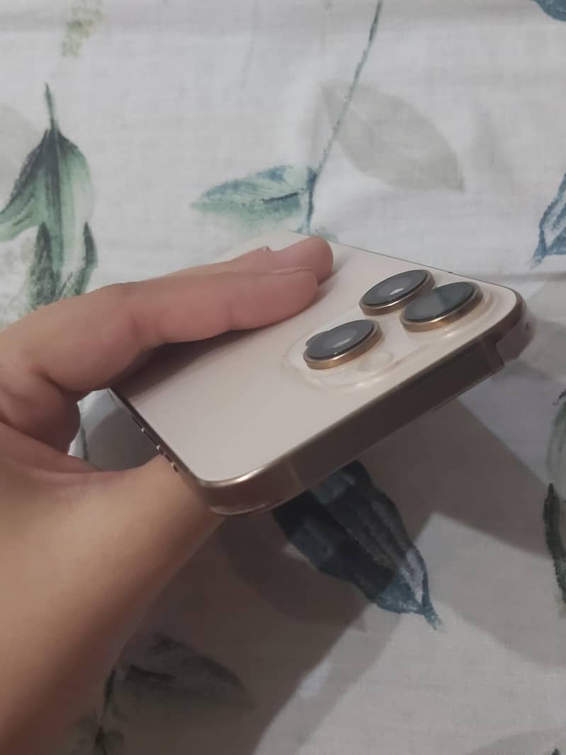 Apple iPhone 16 Pro JV 5