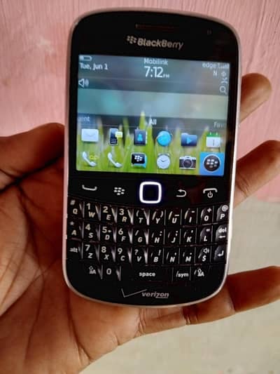 BlackBerry bold 9900