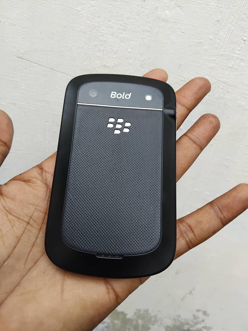 BlackBerry bold 9900 2