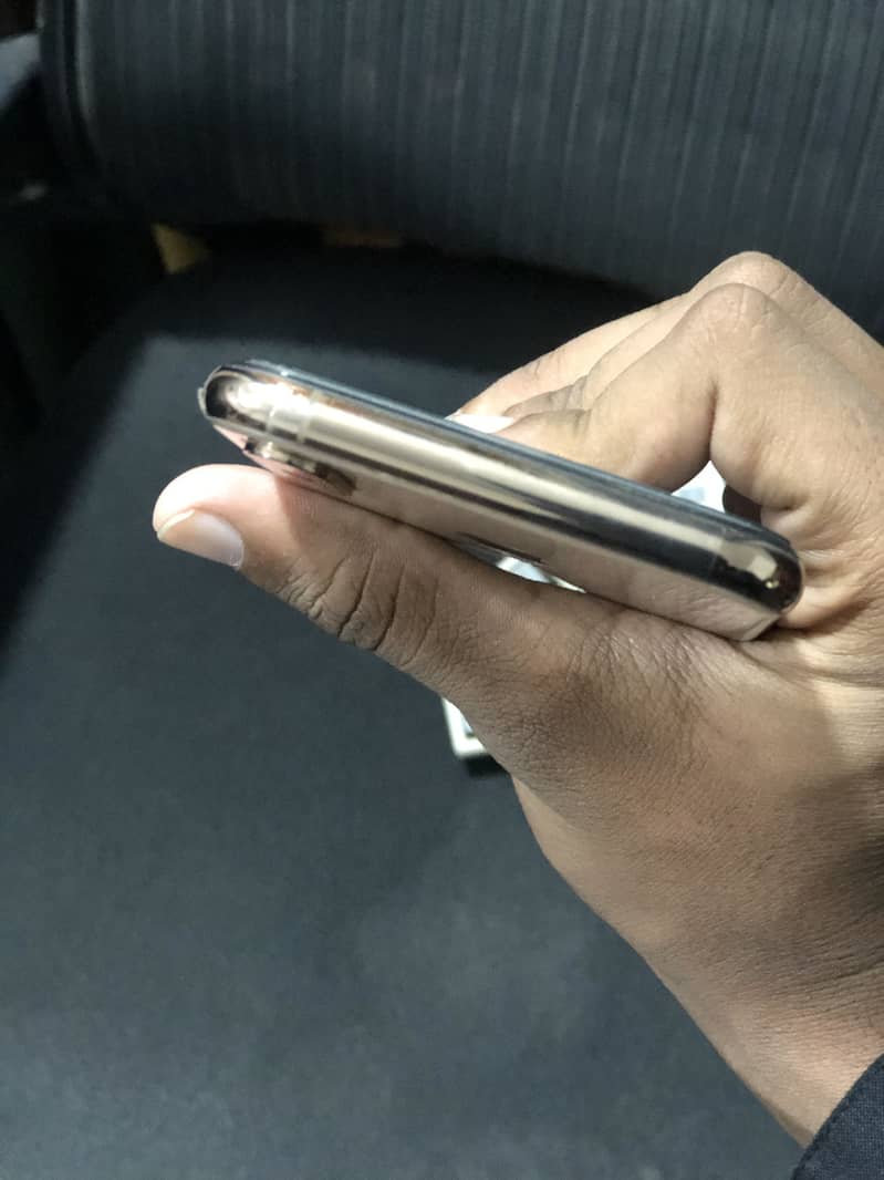 iPhone XS 0