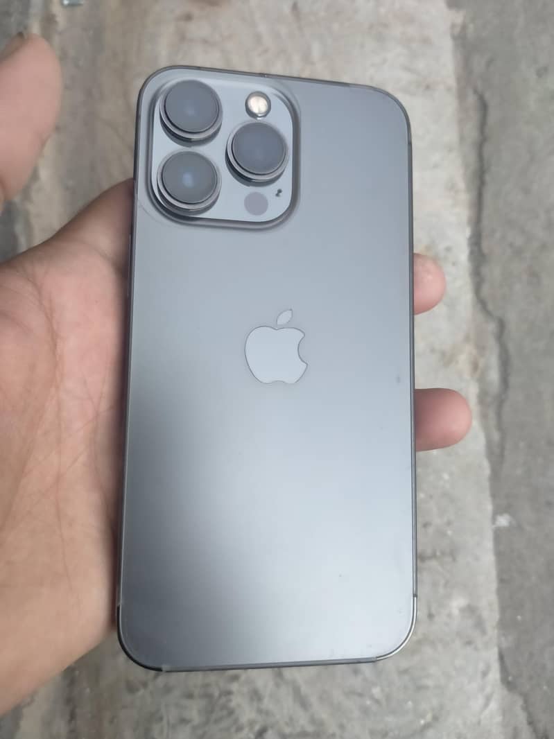 Apple iPhone 13 Pro 1