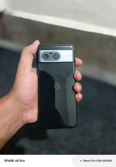Google Pixel 8 water pack