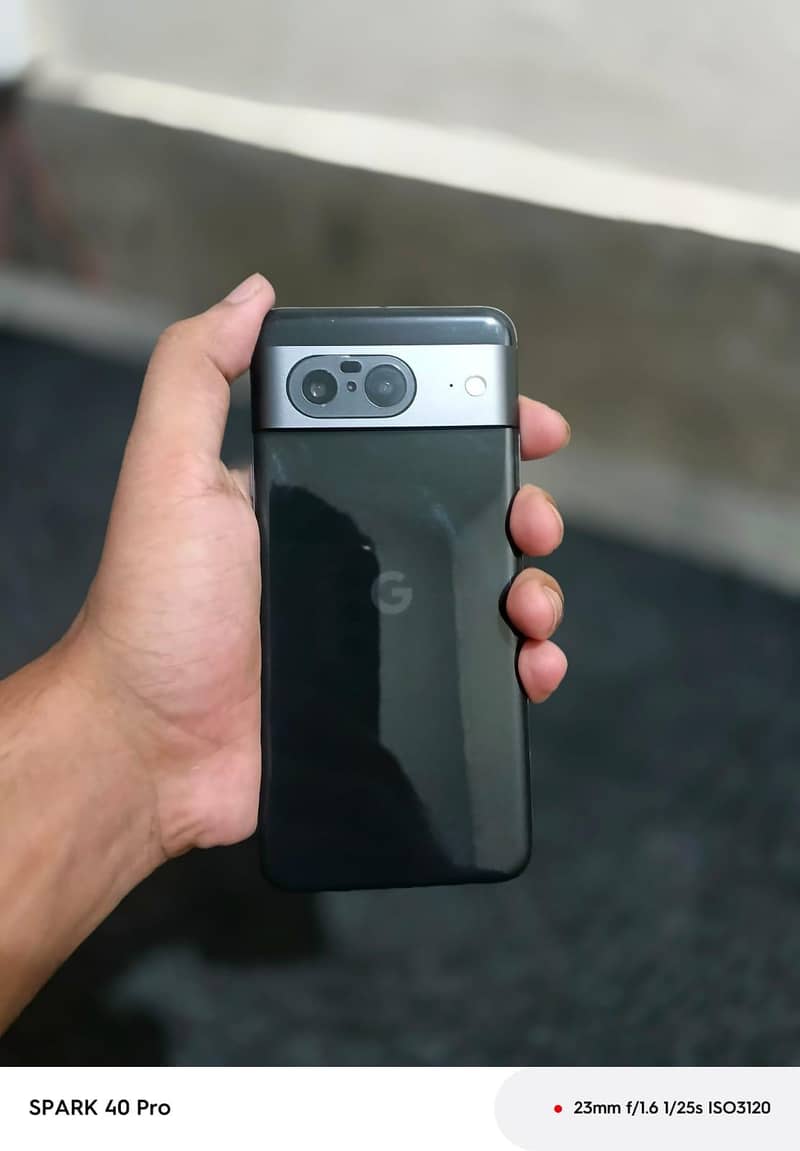 Google Pixel 8 water pack 0