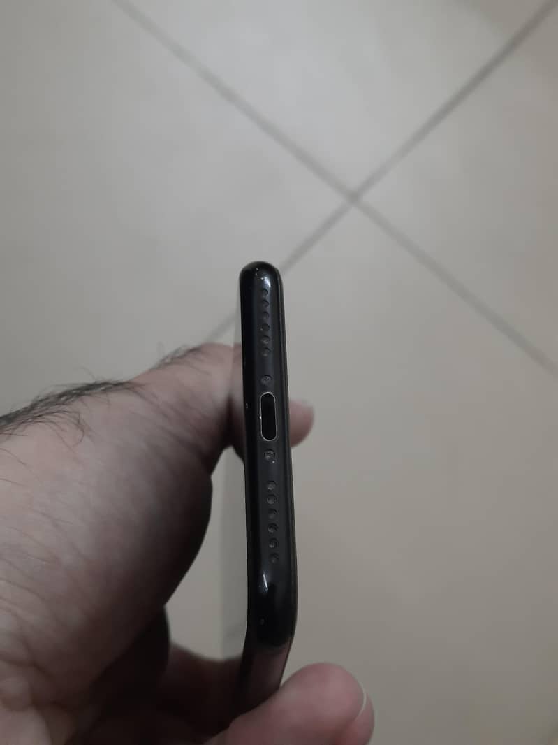 Apple iPhone 7 2