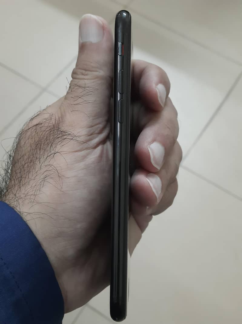 Apple iPhone 7 3