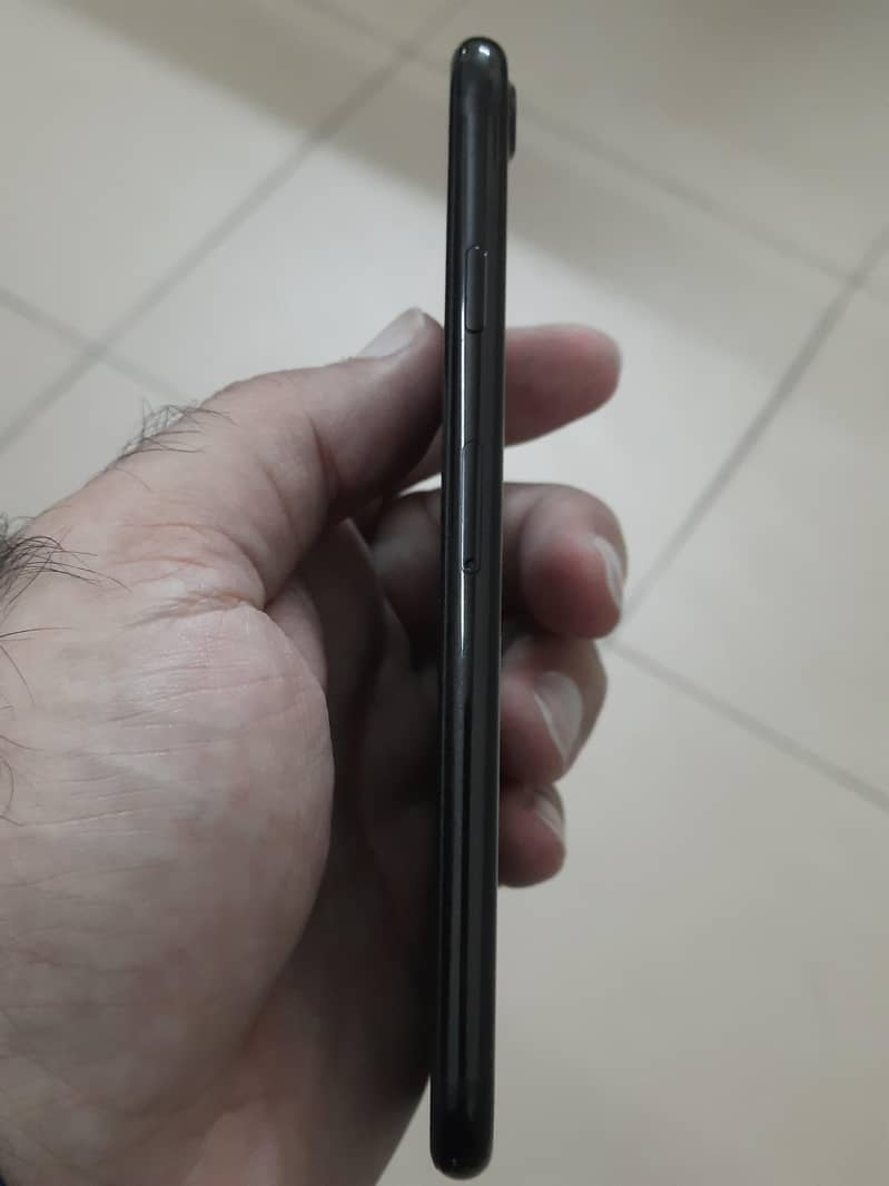 Apple iPhone 7 4